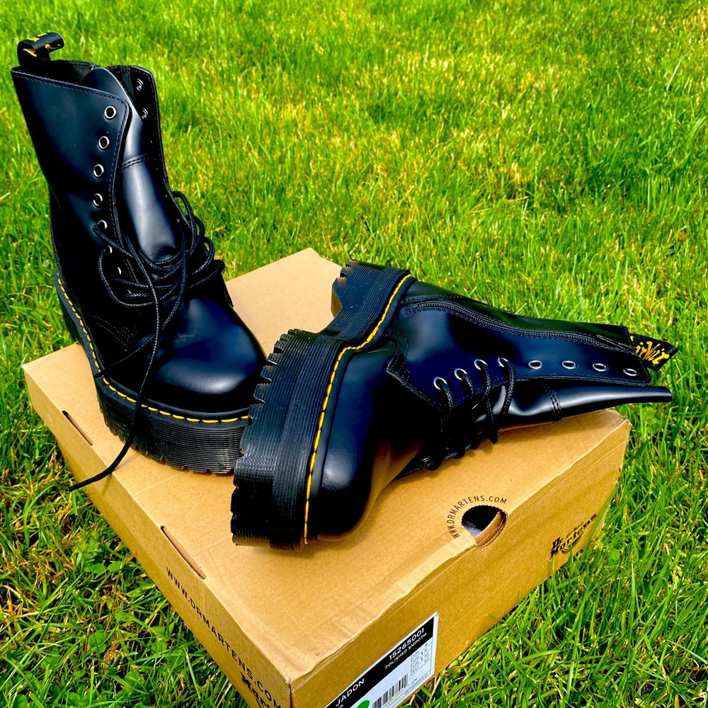 These trendy boots are awesome! They are brand new! I purchased the wrong size